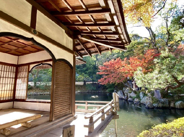 【紅葉と紀州漆器の饗宴】 和歌山城天守閣で伝統工芸士から学ぶ歴史と技術体験 身近で使う本物の「MY本拭き漆椀作り」